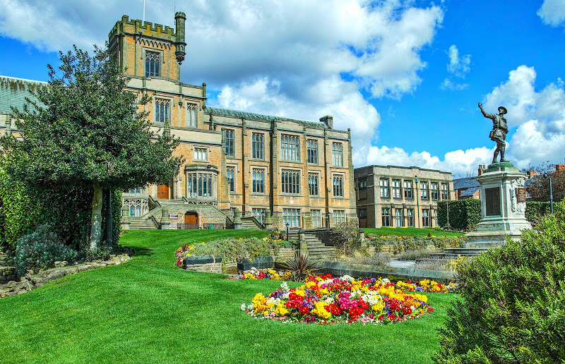 Nottingham High School